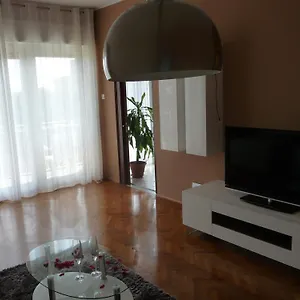 https://apartments-noris.pula-hotels.org