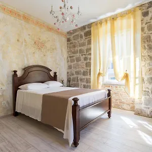 Pietra Rossa Hotel