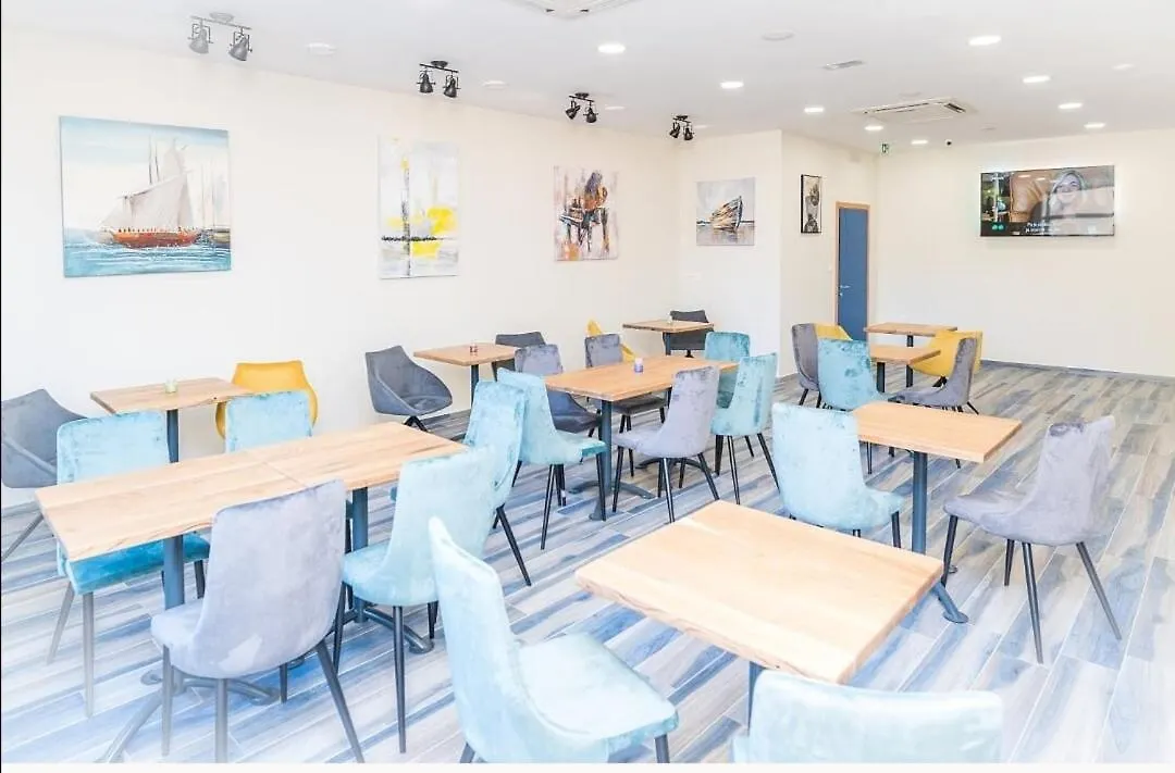 Ai Hostel