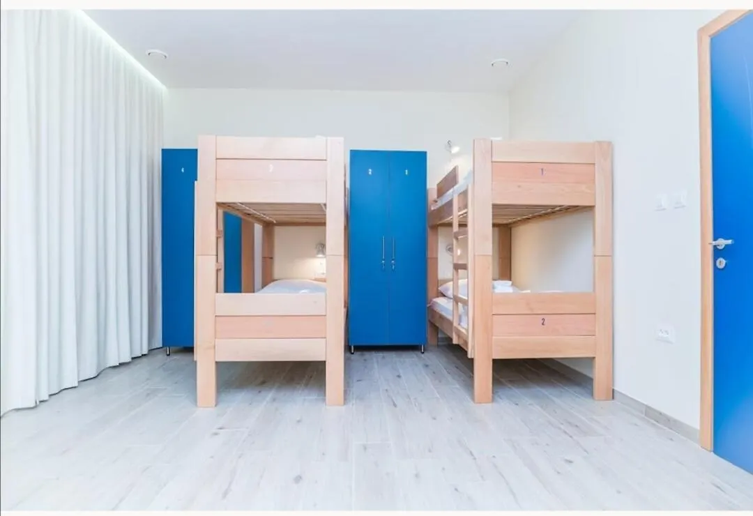 Ai Hostel